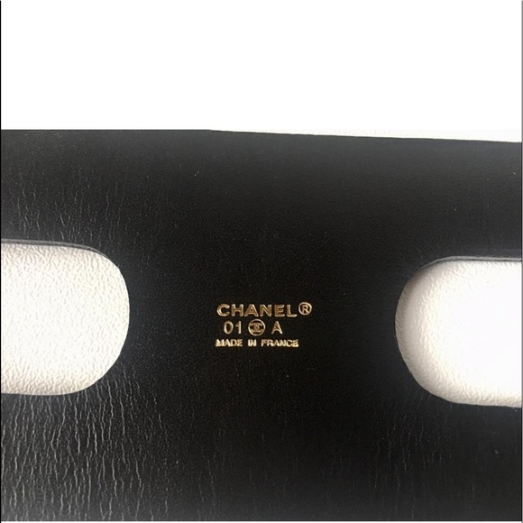 ❗️ SOLD ❗️ Chanel COCO Leather Cuff Bracelet - New Cond. w/original box - Rare! - Picture 7 of 12